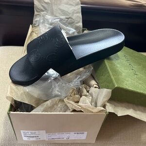 Men’s Gucci slides NWT size 12